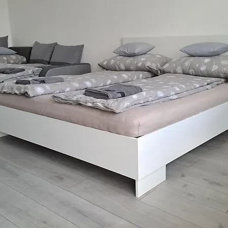 White Harmony Ντέμπρετσεν