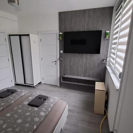 White Harmony Ντέμπρετσεν