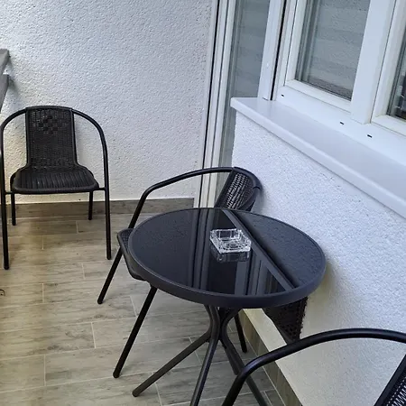 White Harmony Appartement *