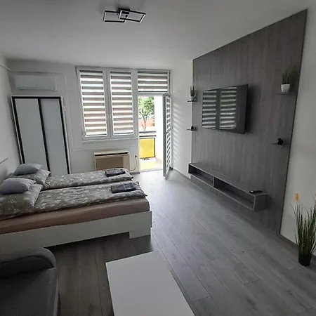 White Harmony Apartman *